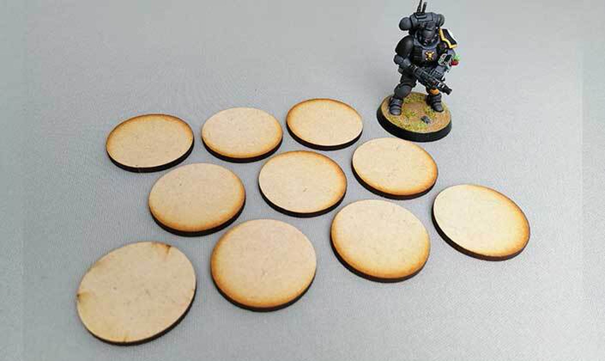 ミニチュアベース(32mm)×10個