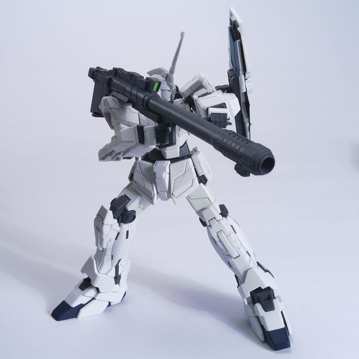 HGUC 1/144 ユニコーンガンダム ユニコーンモード